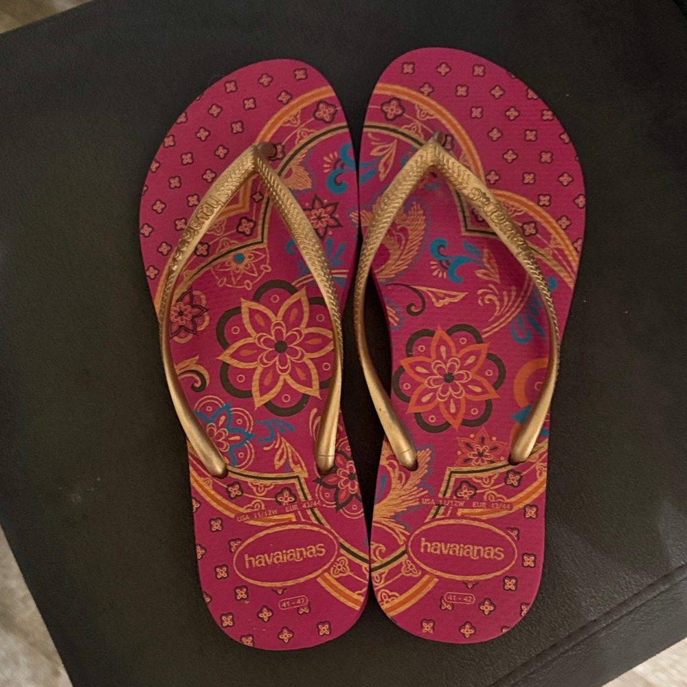 Havaianas Women's Floral Pink and Gold Sandals